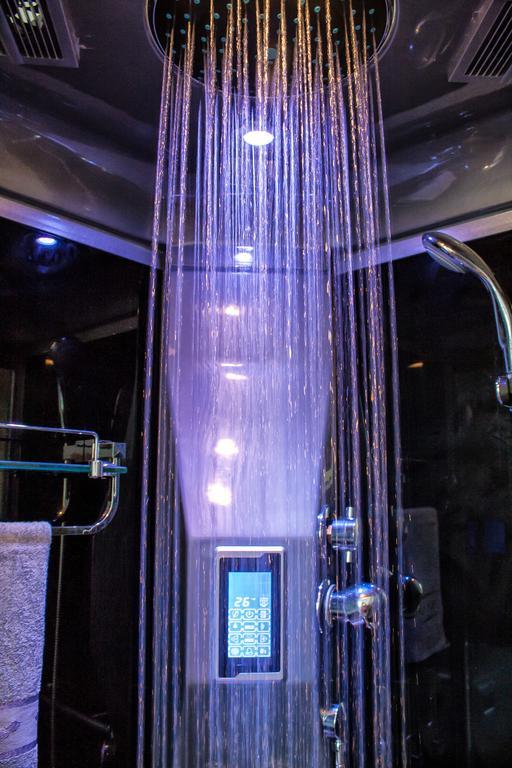 Wellness Suite Na' Canuna' Roddi Bilik gambar